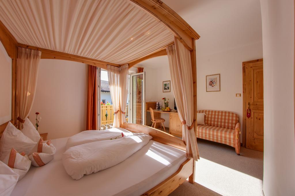 Pension Verdinserhoehe Schenna Room photo