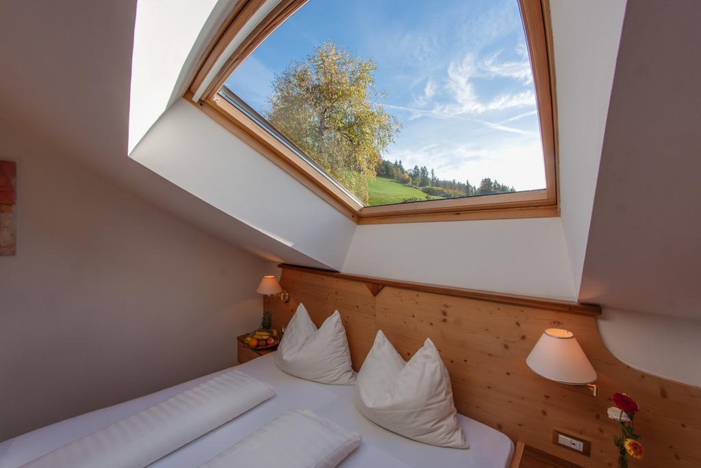 Pension Verdinserhoehe Schenna Room photo
