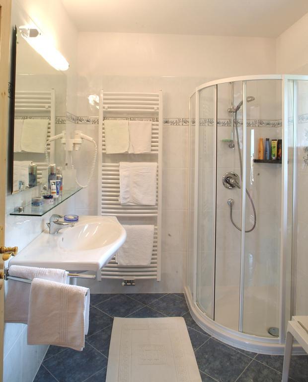 Pension Verdinserhoehe Schenna Room photo