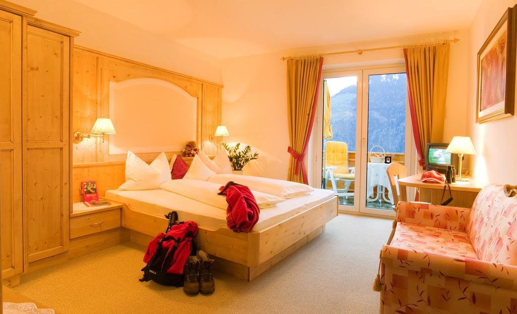 Pension Verdinserhoehe Schenna Room photo
